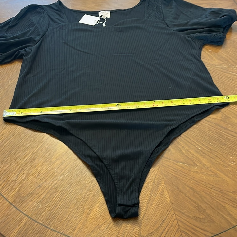 NWT Black Puff Sleeves Ribbed Body Suit w/ Sweetheart
Neckline Plus Size 3x - Picture 12 of 16